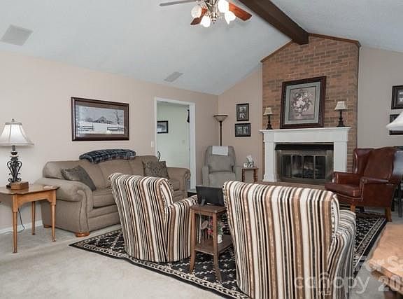 4th image of 2465 Wellington Dr