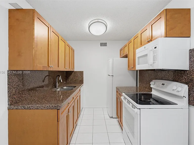 9994 Nob Hill Ct #9994 — Photo 16