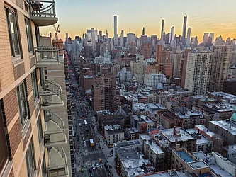 Rented by R New York