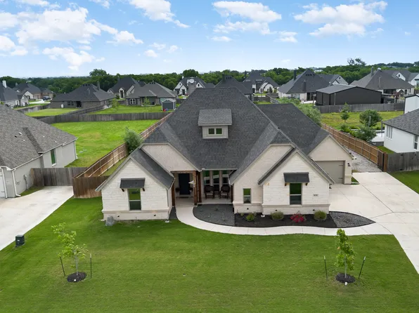 8820 Lazy Oak Dr, Justin, TX 76247