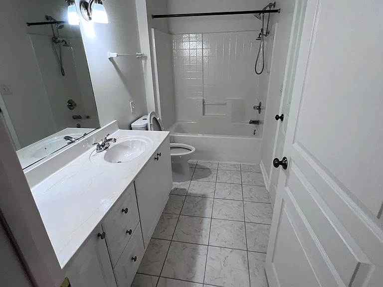 Upstairs Full Bath