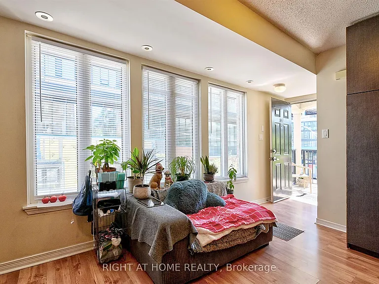 22 Western Battery Rd #109 — Photo 14