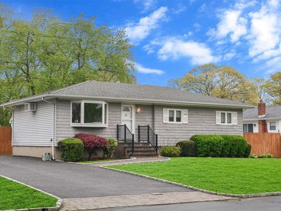 7 Julius St, Ronkonkoma, NY, 11741