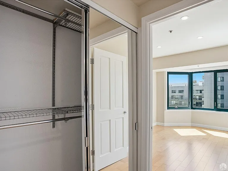 601 Van Ness Ave #406 — Photo 20