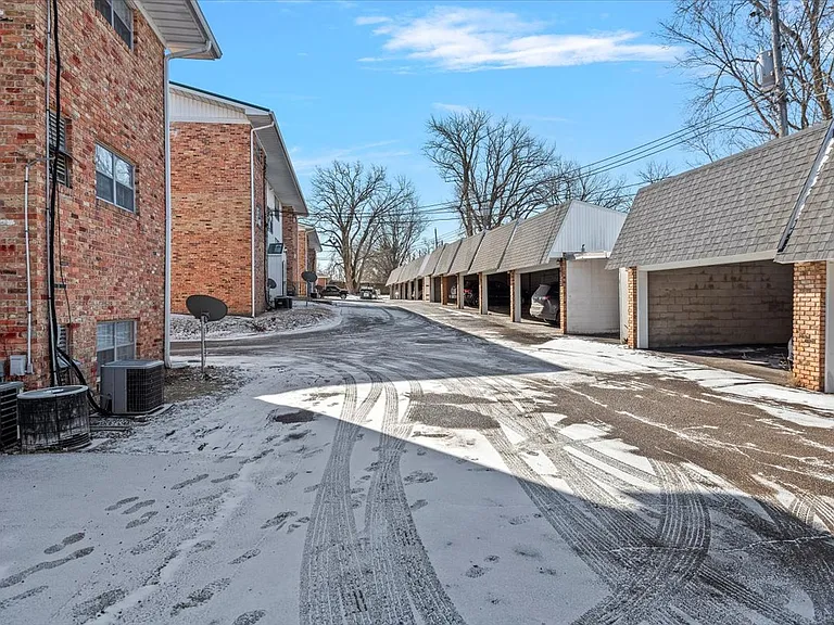 111 S Elder Ln #3 — Photo 9