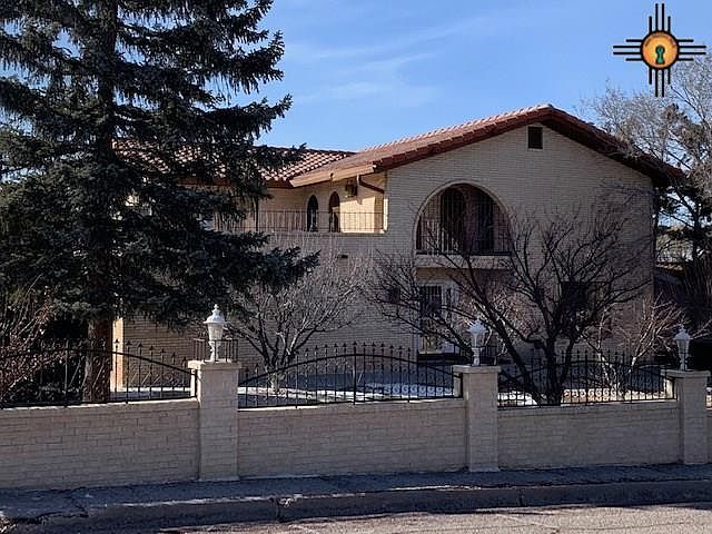 1st image of 1704 Helena Dr