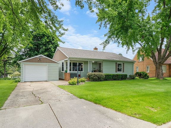 2nd image of 190 Hillcrest Cir
