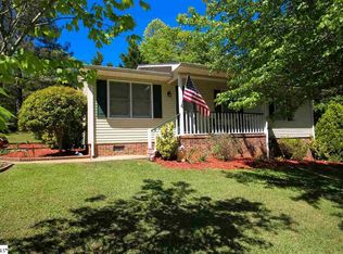 2 Green Meadow Ct, Marietta, SC 29661
