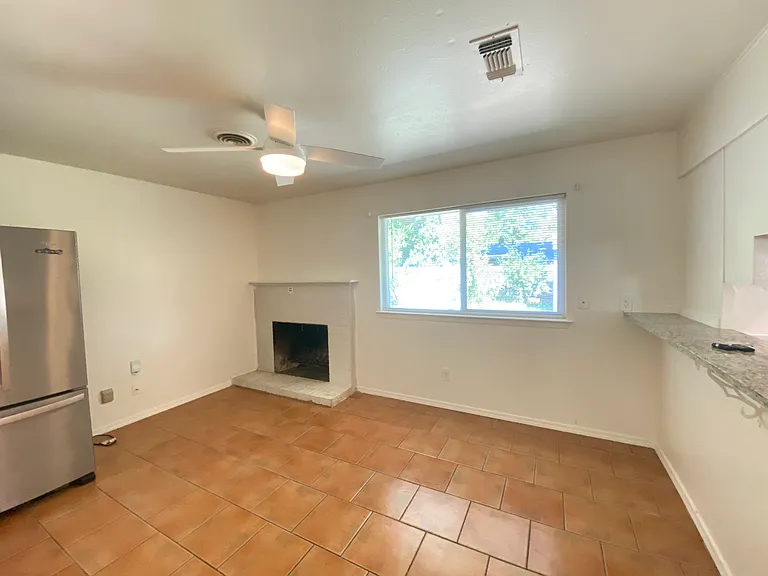 2711 Olympia Dr — Photo 10