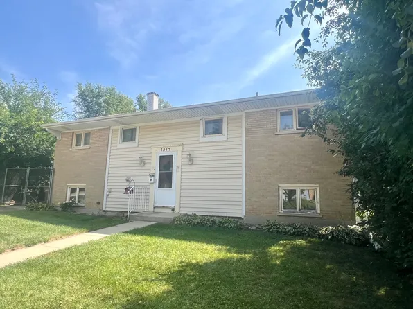 1315 Hartford St, Glendale Heights, IL 60139