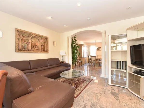 33-16 24th Avenue image 10 of 41