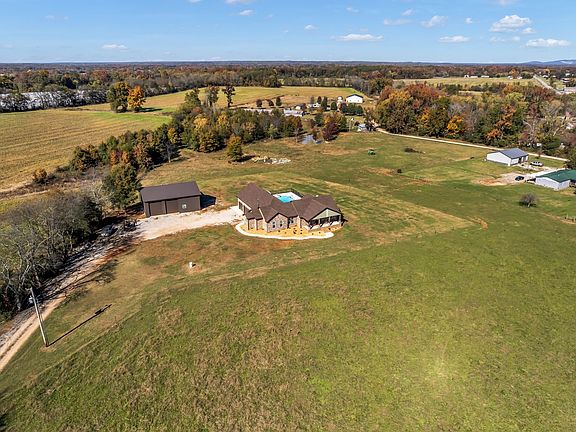 2nd image of 1645 Oak Grove Rd