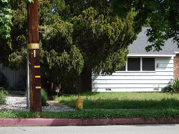 3rd image of 16459 Nordhoff St