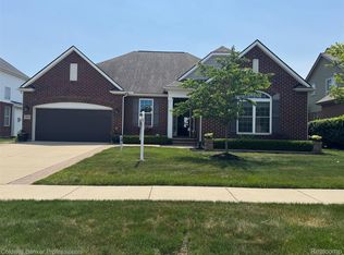 17844 Merganser Dr, Clinton Township, MI 48038