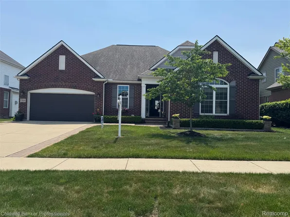 17844 Merganser Dr, Clinton Township, MI 48038
