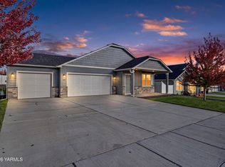 509 Stuart St, Moxee, WA 98936