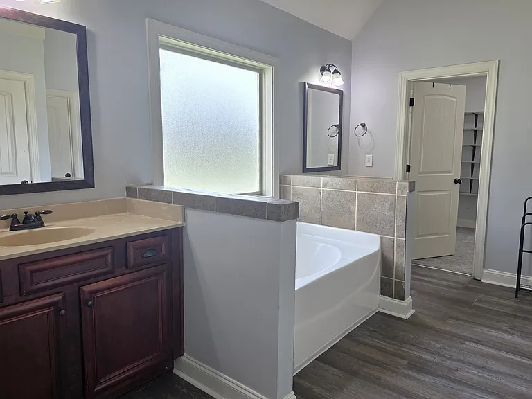 8809 Crenshaw Dr — Photo 25