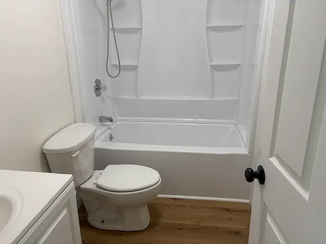 405 Greenwood Cir — Photo 8