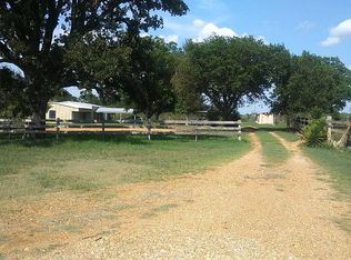 1736 S Beech St, Calvert, TX 77837