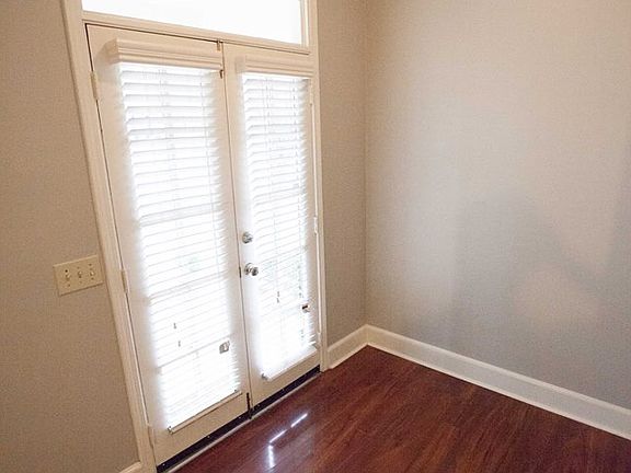 Inside entry / foyer