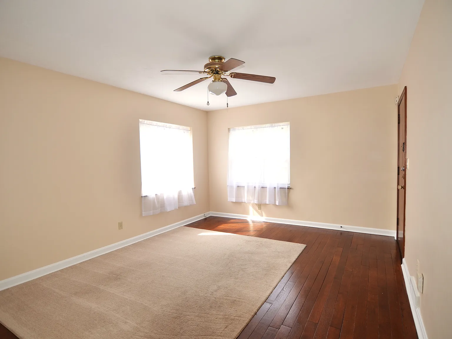 1 bed, 700 sqft, $995 — Photo 4
