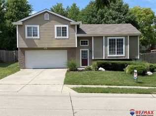 15068 Bedford Ave, Omaha, NE 68116