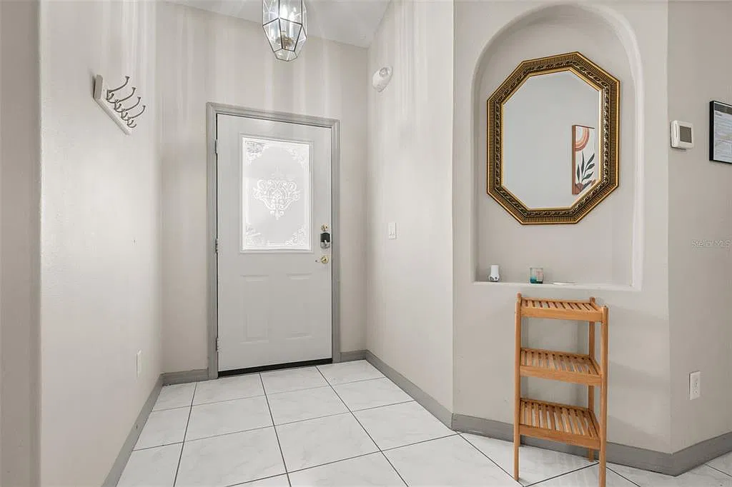 4 bed, 2.0 bath, 1546 sqft, $2,500 — Photo 3