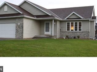 944 Oakcrest Dr, Sauk Rapids, MN 56379