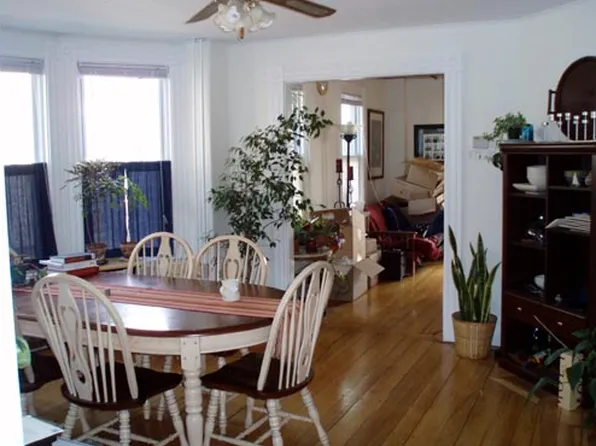 547 Broadway, Somerville, MA 02145