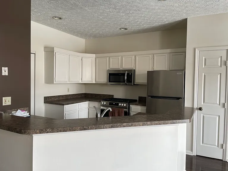 3556 Fishinger Mill Dr — Photo 3
