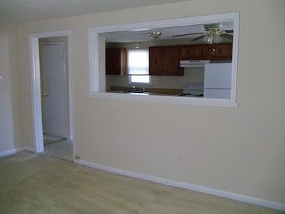 4th image of 21355 Cambridge Ave