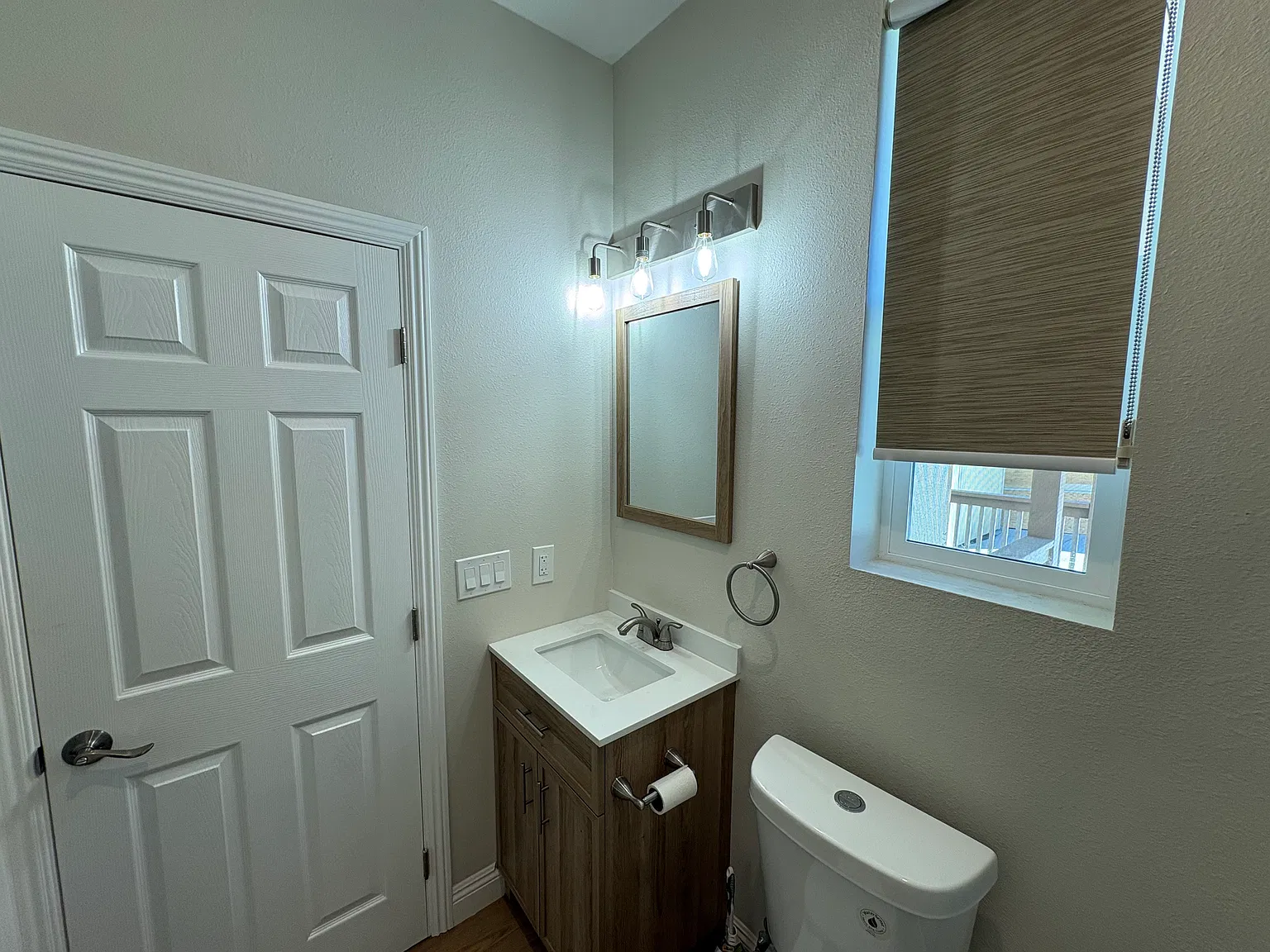 2 bed, 940 sqft, $3,100 — Photo 1