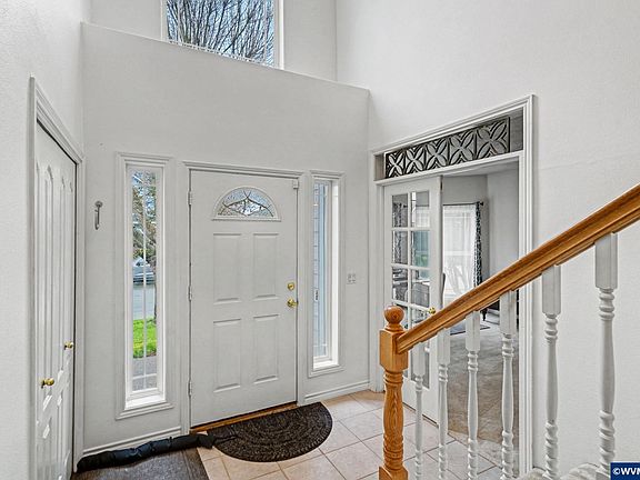 4th image of 1806 Teton Dr E