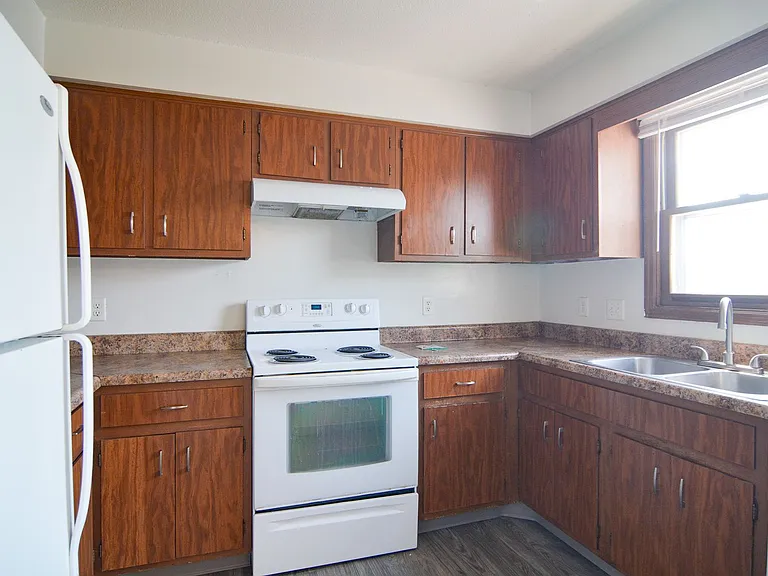 The Heights Apartments — Photo 42