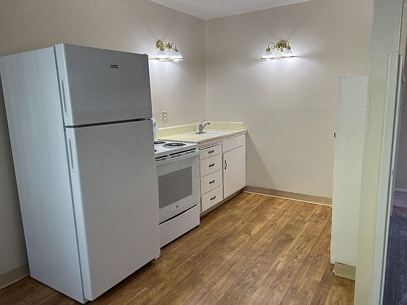 5th image of 1119 Roewill Dr APT 6