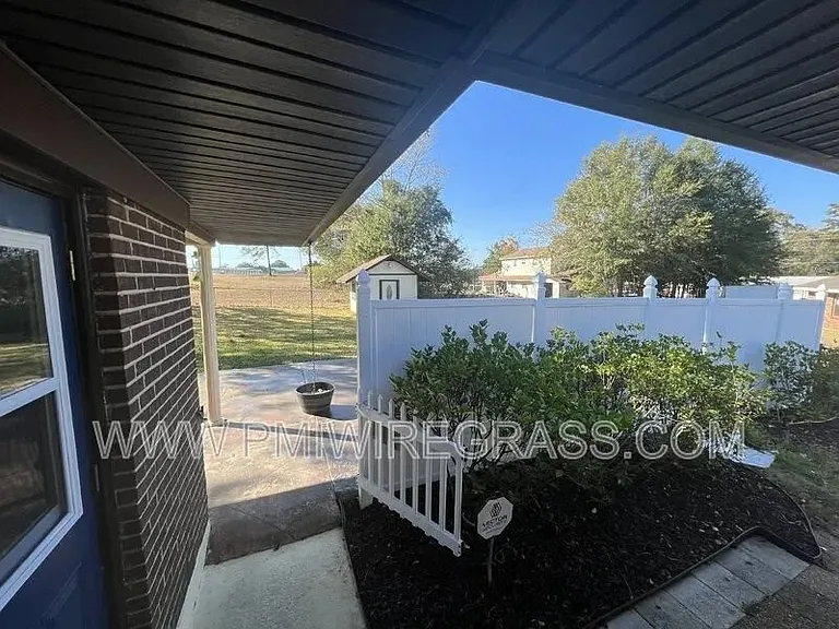 59 Andrews Dr — Photo 31