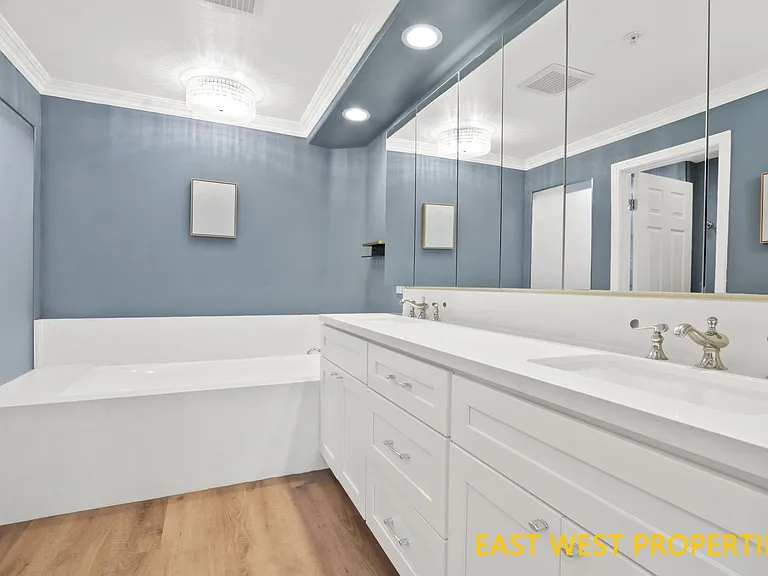 2243 Martin #314 — Photo 18