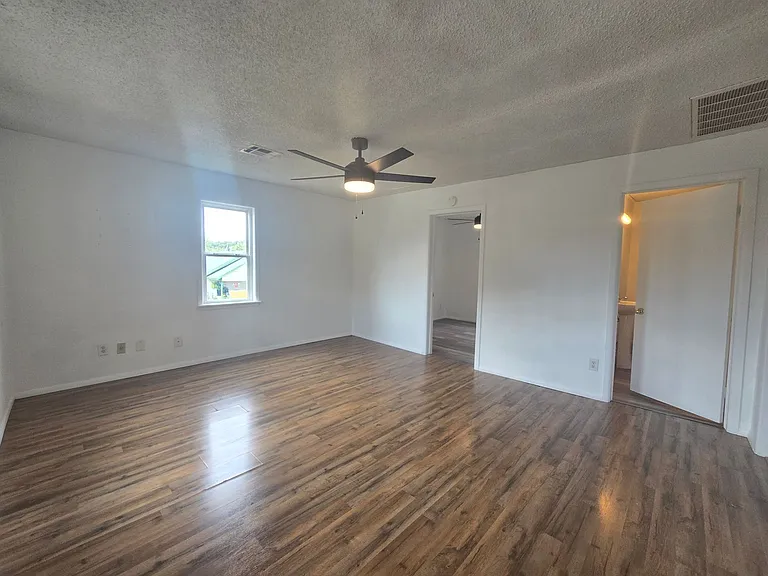 920 W Farrall St — Photo 15