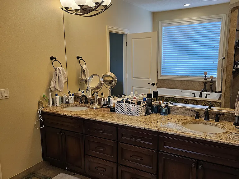 1323 SE Columbia Crest Ct — Photo 10
