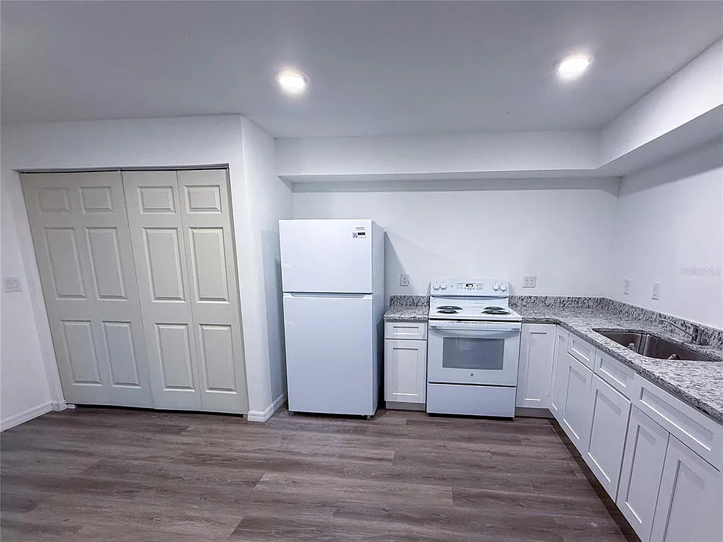 2 bed, 2.0 bath, 1027 sqft, $1,850 — Photo 4