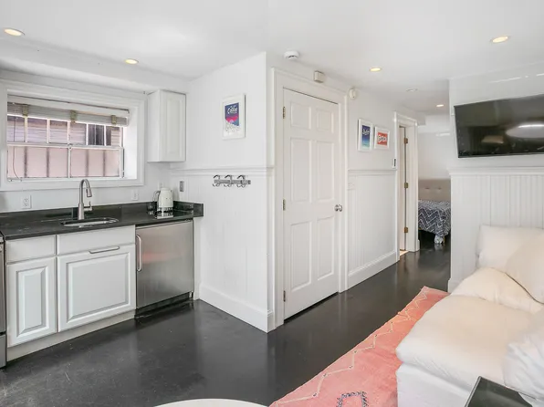 1832 Corcoran St NW #B, Washington, DC 20009
