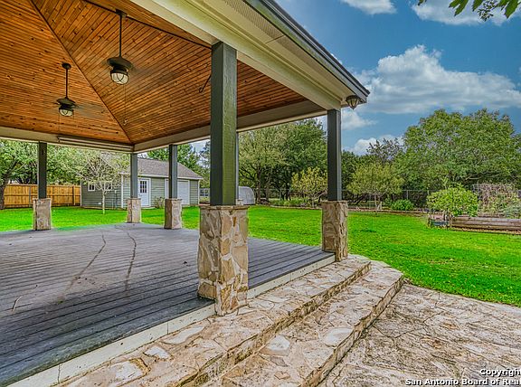 3rd image of 507 Deer Cross Ln
