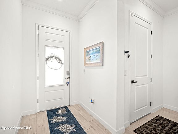 4th image of 9704 Alister Dr