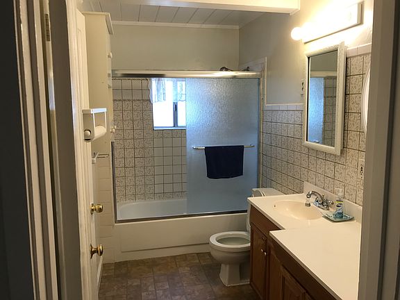 2nd image of 10322 Glencoe Dr