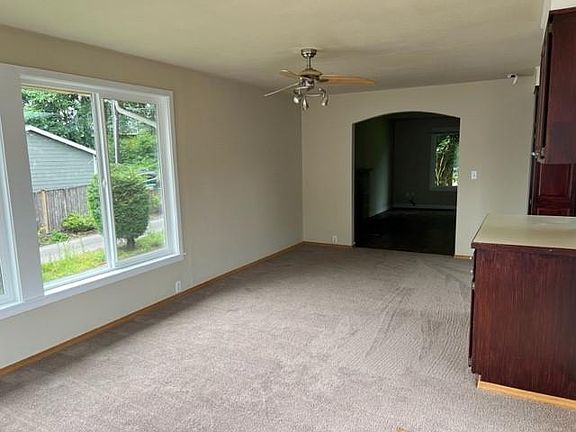 5th image of 328 198th St SW
