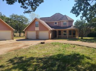 305 Oak Wood Rd, Kerrville, TX 78028