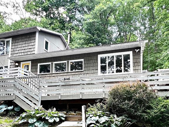 3rd image of 1524 Lake Floyd Cir