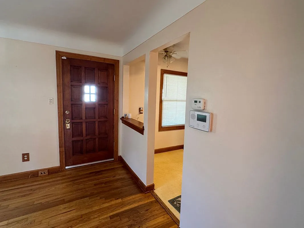 2 bed, 1.0 bath, 816 sqft, $1,600 — Photo 4