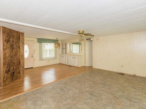3rd image of 680 Dolphin Dr