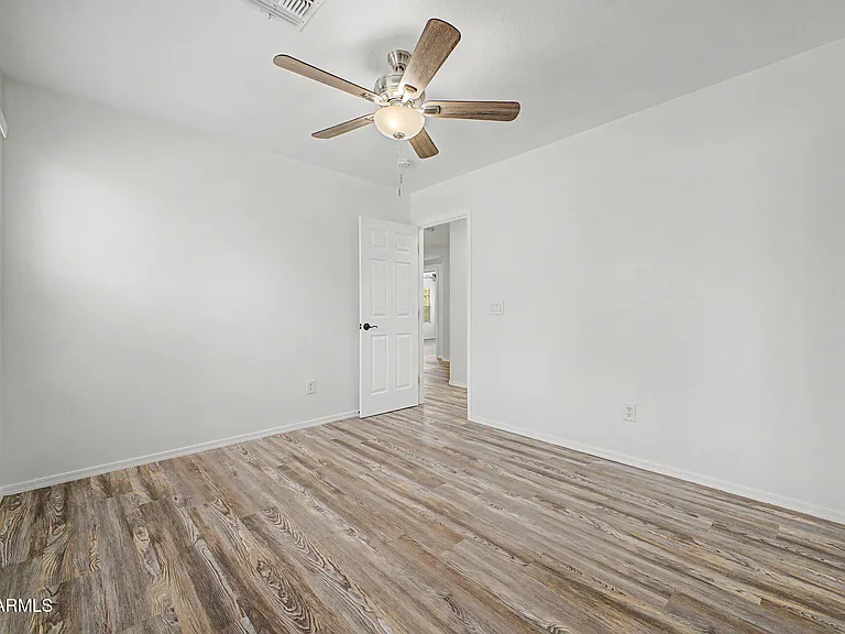 742 N 112th Dr — Photo 21
